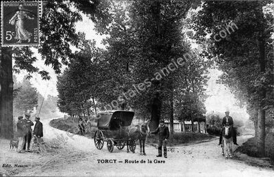 Carte postale ancienne Route de la Gare — Torcy (Seine-et-Marne)