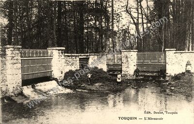 Carte postale ancienne L'Abreuvoir — Touquin (Seine-et-Marne)