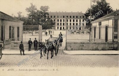 Carte postale ancienne Entrée du Quartier Lariboisière — Avon (Seine-et-Marne)