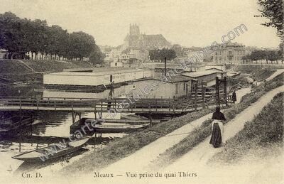 Carte postale ancienne Vue prise du quai Thiers — Meaux (Seine-et-Marne)