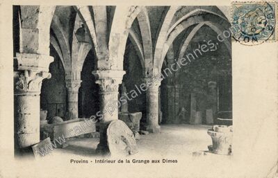 Carte postale ancienne Intérieur de la Grange aux Dimes — Provins (Seine-et-Marne)