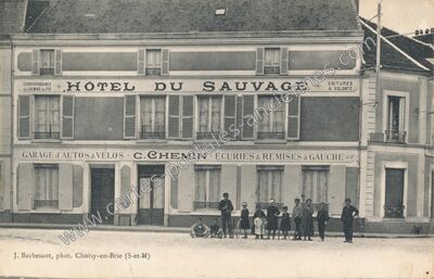 Carte postale ancienne Hôtel du Sauvage, Voitures à volonté, Garage d'autos & vélos, C — Rebais (Seine-et-Marne)