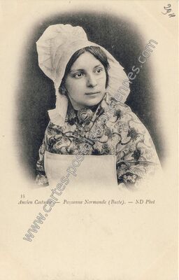 Carte postale ancienne Paysanne Normande — Non Localisée (Seine-Maritime)