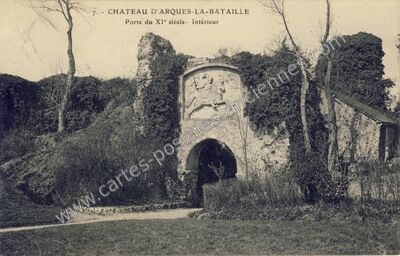 Carte postale ancienne Château d'Arques-la-Bataille, Porte du XIe siècle - Intérieur — Arques-la-Bataille (Seine-Maritime)