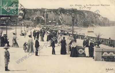 Carte postale ancienne Le Boulevard Maritime — Dieppe (Seine-Maritime)