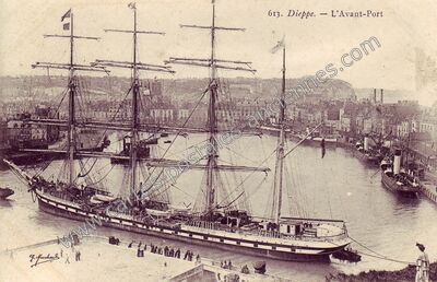 Carte postale ancienne L'Avant-Port — Dieppe (Seine-Maritime)