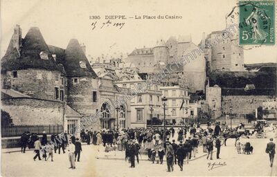 Carte postale ancienne La Place du Casino — Dieppe (Seine-Maritime)