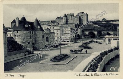Carte postale ancienne Les Tourelles, le Théâtre et le Château — Dieppe (Seine-Maritime)