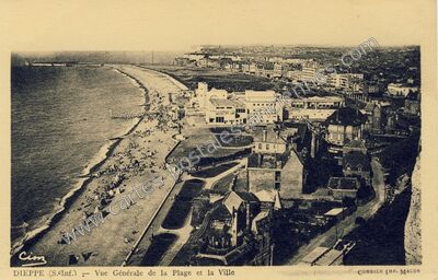 Carte postale ancienne Vue Générale de la Plage et la Ville — Dieppe (Seine-Maritime)