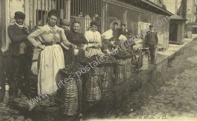 Carte postale ancienne Marchandes de Moules — Dieppe (Seine-Maritime)