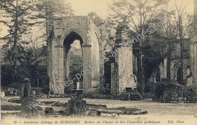 Carte postale ancienne Ancienne Abbaye de JUMIEGES. Restes du Chœur et des Chapelles gothiques — Jumièges (Seine-Maritime)