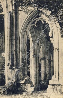 Carte postale ancienne Ancienne Abbaye / Bas-côté de l'Eglise Saint-Pierre — Jumièges (Seine-Maritime)