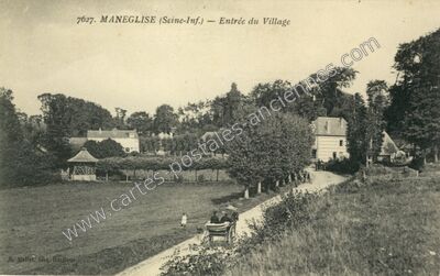Carte postale ancienne Entrée du Village — Manéglise (Seine-Maritime)