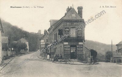 Carte postale ancienne Le Village — Moulineaux (Seine-Maritime)