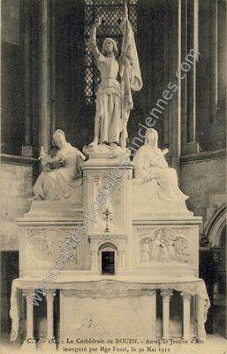 Carte postale ancienne La Cathédrale - Autel de Jeanne d'Arc — Rouen (Seine-Maritime)