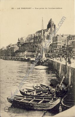 Carte postale ancienne Vue prise de l'embarcadère — Le Tréport (Seine-Maritime)
