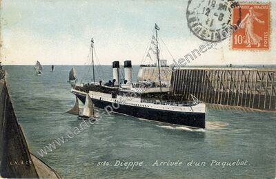Carte postale ancienne Arrivée d'un Paquebot — Dieppe (Seine-Maritime)