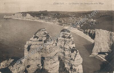 Carte postale ancienne La Chambre des Demoiselles et la Plage — Étretat (Seine-Maritime)