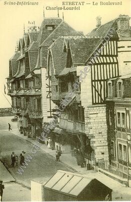 Carte postale ancienne Le Boulevard Charles-Lourdel — Étretat (Seine-Maritime)