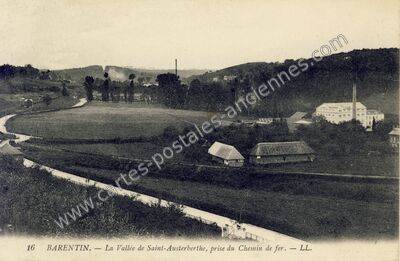 Carte postale ancienne La Vallée de Saint-Austerberthe, prise du Chemin de fer — Barentin (Seine-Maritime)