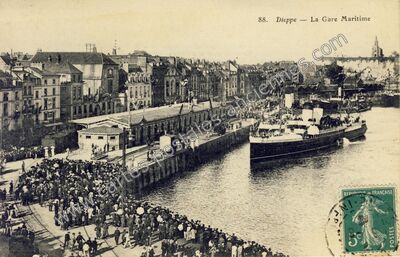 Carte postale ancienne La Gare Maritime — Dieppe (Seine-Maritime)
