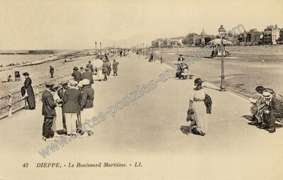 Carte postale ancienne Le Boulevard Maritime — Dieppe (Seine-Maritime)