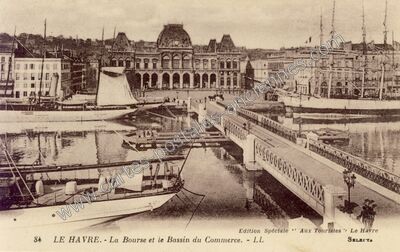 Carte postale ancienne La Bourse et le Bassin du Commerce — Le Havre (Seine-Maritime)