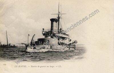 Carte postale ancienne Navire de guerre au large — Le Havre (Seine-Maritime)