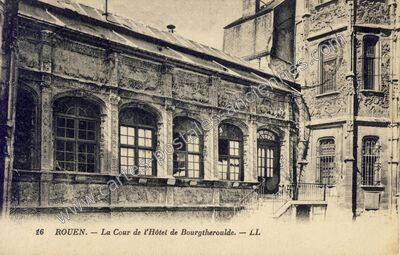 Carte postale ancienne La Cour de l'Hôtel de Bourgtheroulde — Rouen (Seine-Maritime)