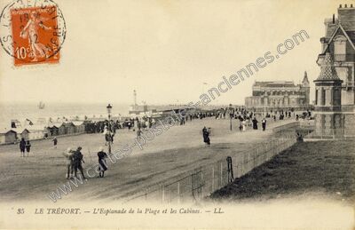 Carte postale ancienne L'Esplanade de la Plage et les Cabines — Le Tréport (Seine-Maritime)