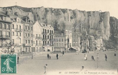 Carte postale ancienne La Promenade du Casino — Le Tréport (Seine-Maritime)