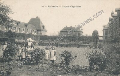 Carte postale ancienne Hospice-Orphelinat — Aumale (Seine-Maritime)