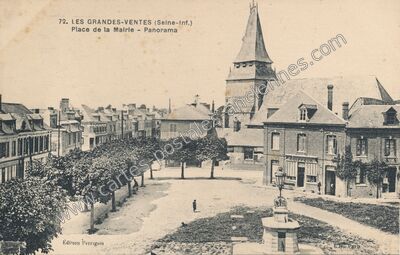 Carte postale ancienne Place de la Mairie - Panorama — Les Grandes-Ventes (Seine-Maritime)