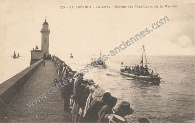 Carte postale ancienne La Jetée - Entrée des Torpilleurs de la Manche — Le Tréport (Seine-Maritime)