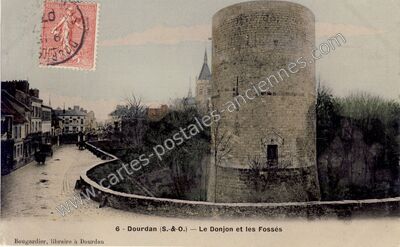 Carte postale ancienne Le Donjon et les Fossés — Dourdan (Essonne)