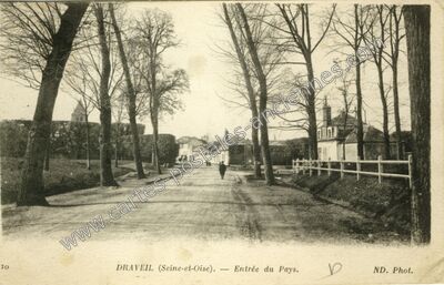 Carte postale ancienne Entrée du Pays — Draveil (Essonne)