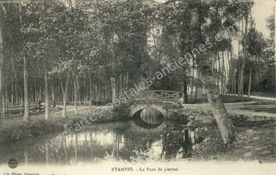 Carte postale ancienne Le Pont de pierres — Étampes (Essonne)