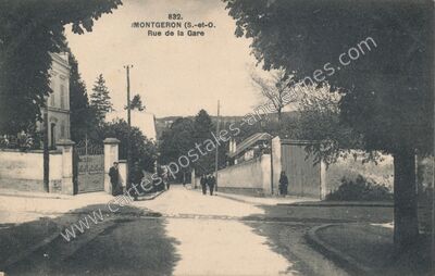 Carte postale ancienne Rue de la Gare — Montgeron (Essonne)