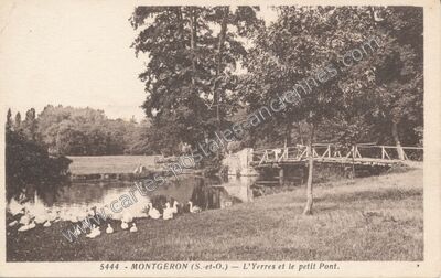 Carte postale ancienne L'Yerres et le petit Pont — Montgeron (Essonne)