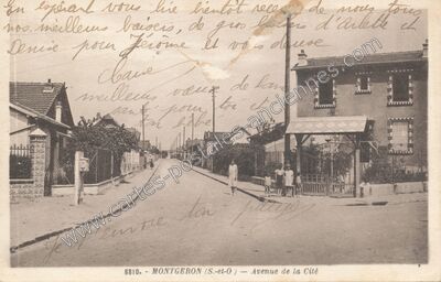 Carte postale ancienne Avenue de la Cité — Montgeron (Essonne)