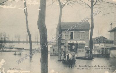 Carte postale ancienne Inondations de Janvier 1910 Route de Melun — Montgeron (Essonne)