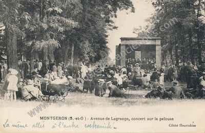 Carte postale ancienne Avenue de Lagrange, concert sur la pelouse — Montgeron (Essonne)