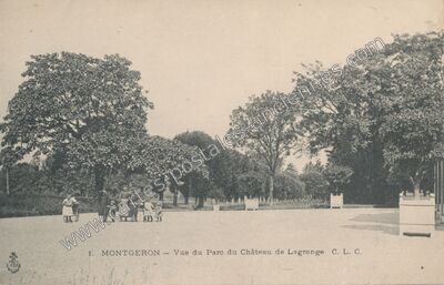 Carte postale ancienne Vue du Parc du Château de Lagrange — Montgeron (Essonne)