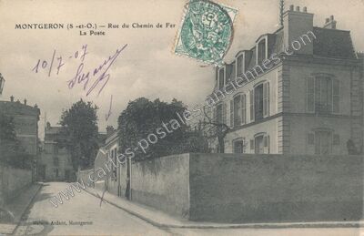 Carte postale ancienne Rue du Chemin de Fer — Montgeron (Essonne)