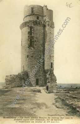 Carte postale ancienne La Tour, ancien Donjon du château fort sous la féodalité ayant 114m d'altitude — Montlhéry (Essonne)