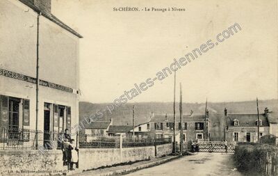 Carte postale ancienne Le Passage à Niveau — Saint-Chéron (Essonne)