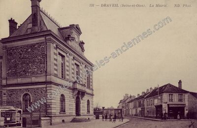 Carte postale ancienne La Mairie — Draveil (Essonne)