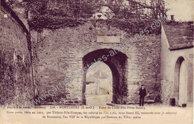 Carte postale ancienne Porte de Linas dite Porte Baudry — Montlhéry (Essonne)