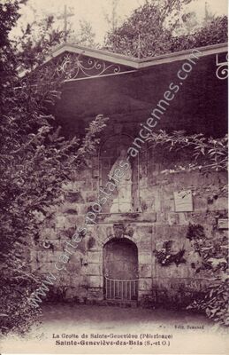 Carte postale ancienne La Grotte de Sainte-Geneviève (Pèlerinage) — Sainte-Geneviève-des-Bois (Essonne)