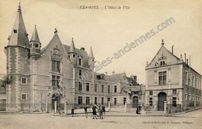 Carte postale ancienne L'Hôtel de Ville — Étampes (Essonne)